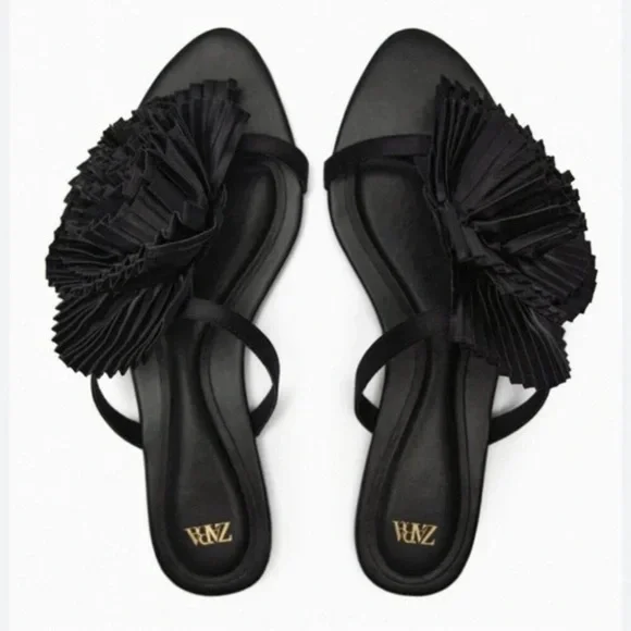 ZARA PLEATED FLOWER BLACK FLAT SANDALS EUC LIMITED EDITION Size 8/39 - Picture 2 of 5